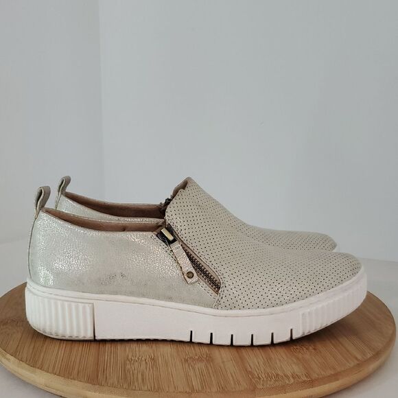 Naturalizer Turner Metallic Gold Slip-On Shoes Sneakers Size 8 - Picture 1 of 11